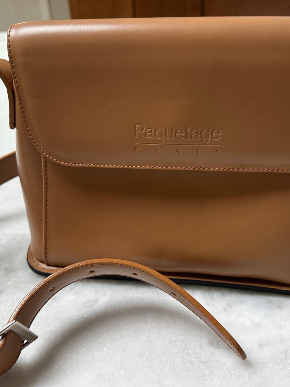 Paquetage Paris Smooth Tan Crossbody
